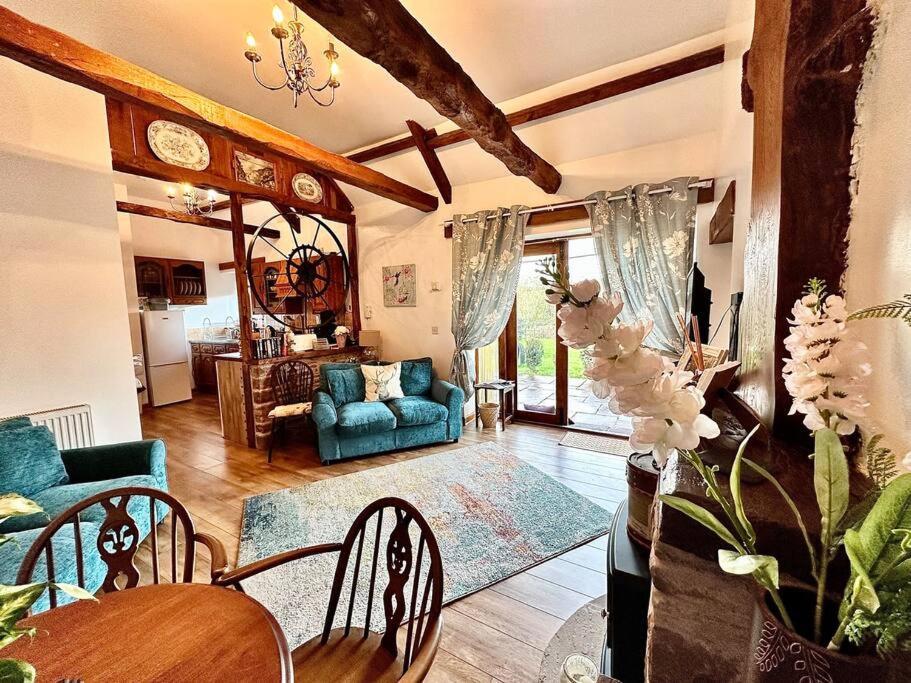 הוילה Llangwm-Isaf Detached One Level Stone Barn מראה חיצוני תמונה